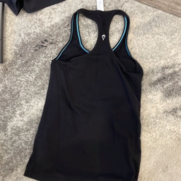 Girls Ivivva size 12 black racer back tank top - Picture 3 of 3
